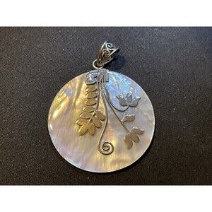 AT 925 Sterling Mother Of Pearl Pendant
